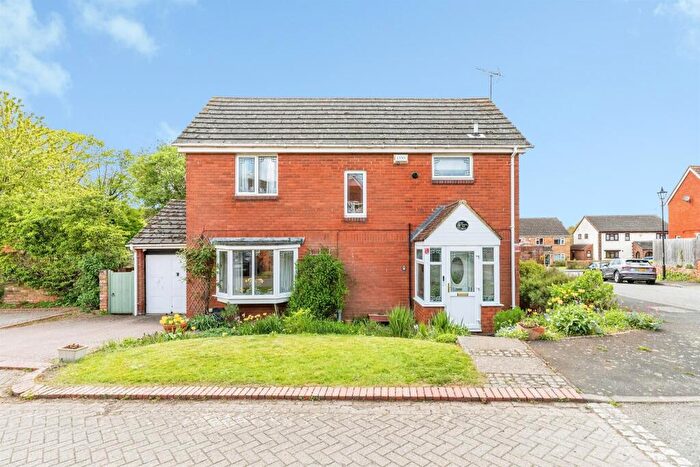 4 Bedroom Detached House For Sale In Evensford Walk, Irthlingborough, Wellingborough, NN9