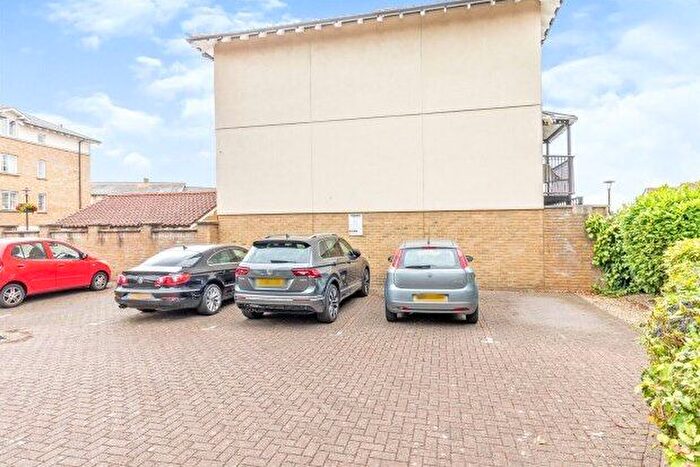 3 Bedroom Flat To Rent In Osborne Wallis House, Bristol, BS8