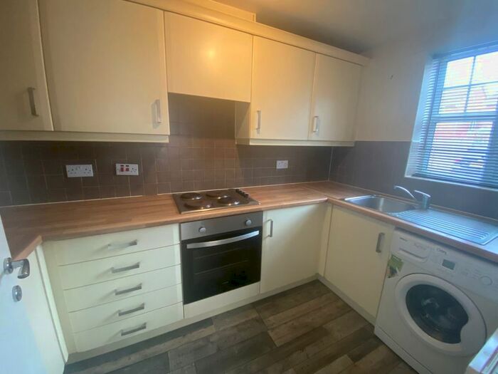 2 Bedroom Flat To Rent In Meadow Field, Hindley Green, Wigan, WN2