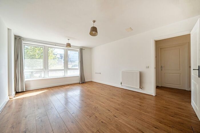 2 Bedroom Flat To Rent In Tarves Way, London, SE10