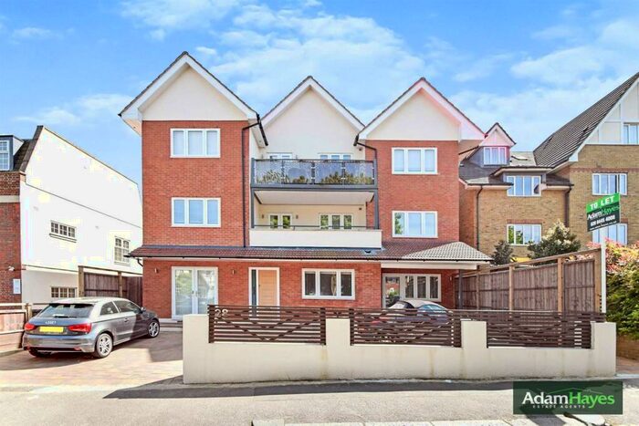 2 Bedroom Apartment To Rent In Friern Park, North Finchley, N12