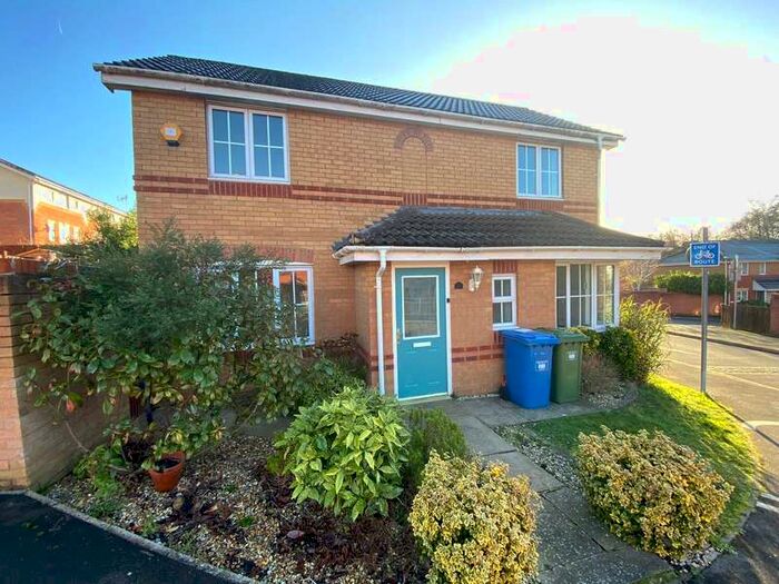 3 Bedroom Link Detached House To Rent In Hopper Vale, Bracknell, Berkshire, RG12