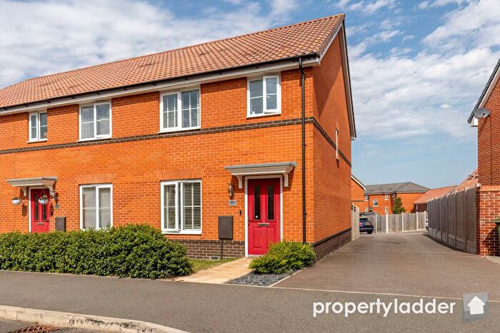 3 Bedroom End Of Terrace House For Sale In Overstrand Way, Sprowston, Norwich, NR7