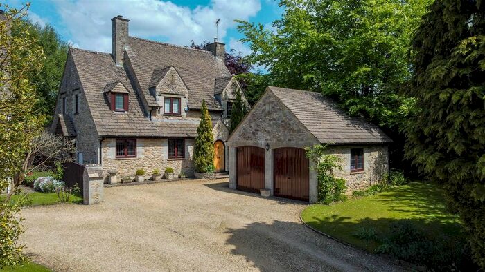 4 Bedroom Detached House For Sale In Park Street, Charlton, Malmesbury, SN16