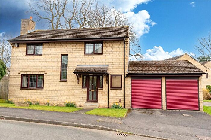 4 Bedroom Detached House For Sale In Ladywood Grange, Leeds, LS8