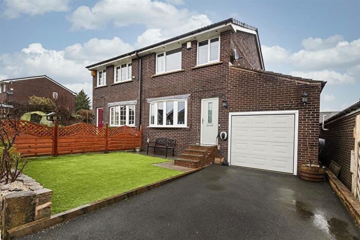 3 Bedroom Semi-Detached House For Sale In Oak Avenue, Meltham, Holmfirth, HD9