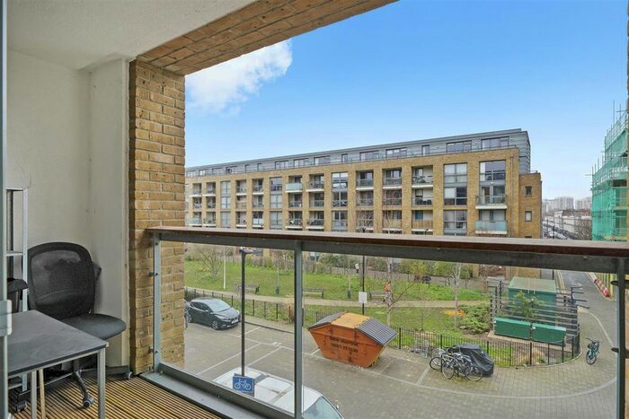 1 Bedroom Flat To Rent In Canalside Square, Angel, N1