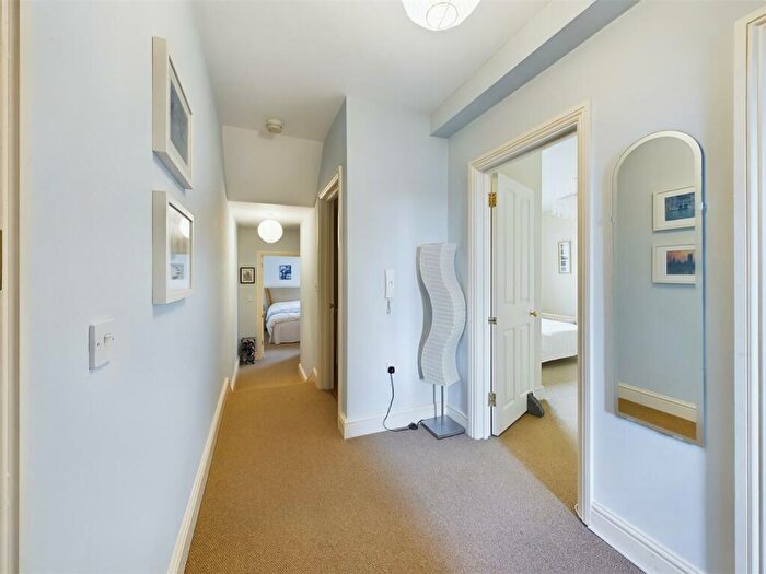 2 Bedroom Apartment For Sale In Vicarage Road, Cromer, NR27