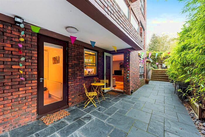 3 Bedroom Flat For Sale In Garden Apartment, Lyndhurst Gardens, Hampstead, NW3