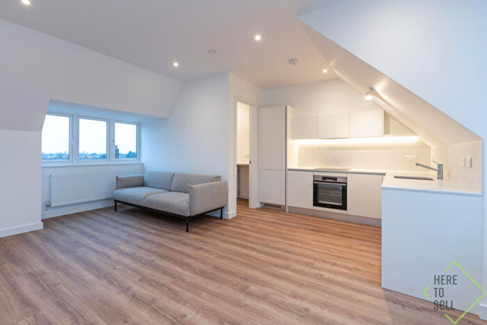 1 Bedroom Flat To Rent In Solent Lodge, Green Lanes, Palmers Green, London, N13