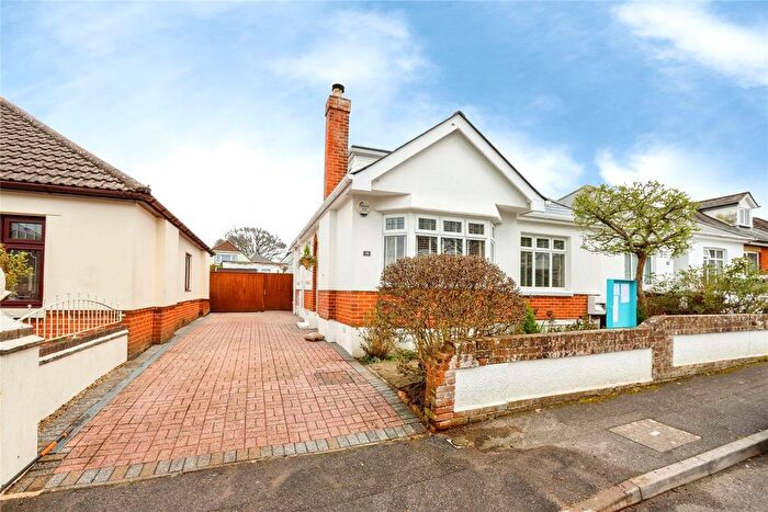 4 Bedroom Bungalow For Sale In Heather Road, Ensbury Park, Bournemouth, Dorset, BH10