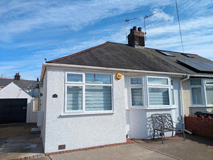 2 Bedroom Bungalow To Rent In Greenfield Avenue, Whitchurch, Cardiff, CF14