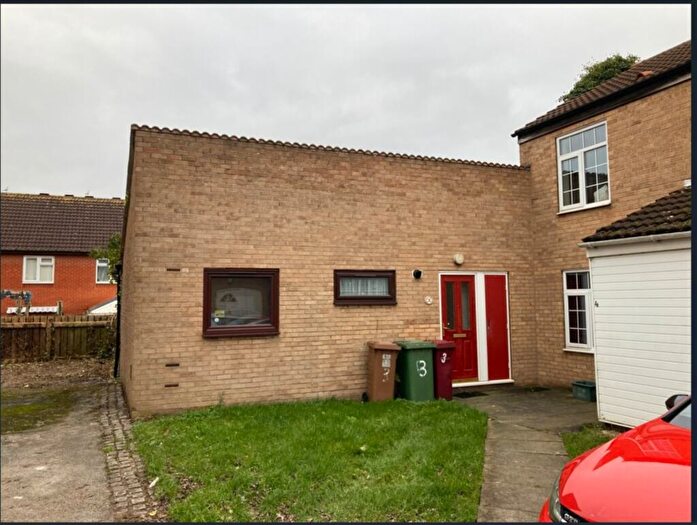 2 Bedroom Bungalow To Rent In Salcombe Court, Scunthorpe, DN17