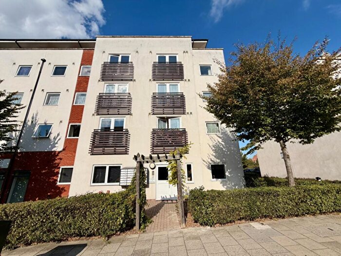 2 Bedroom Apartment For Sale In Pownall Road, - Over 's, IP3