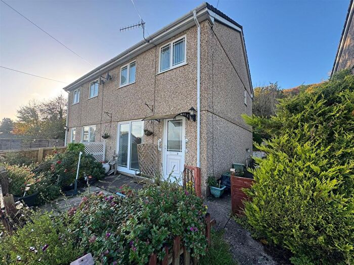 3 Bedroom Semi-Detached House For Sale In Bwllfa Road, Ynystawe, Swansea, SA6