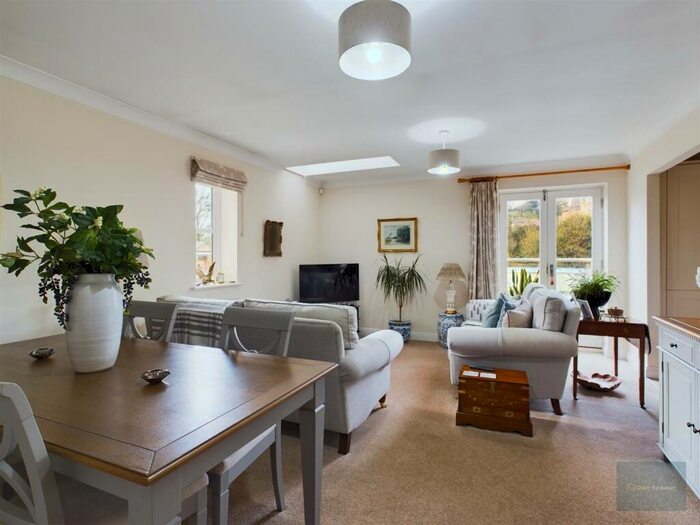 2 Bedroom Apartment For Sale In Stones Court, Bradford On Avon, BA15