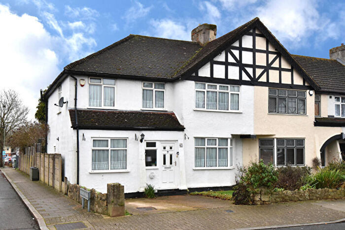 3 Bedroom End Of Terrace House For Sale In Sunray Avenue Bromley, BR2