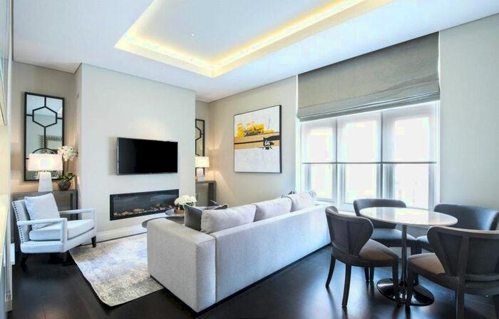 2 Bedroom Flat To Rent In Green Street, London, W1K