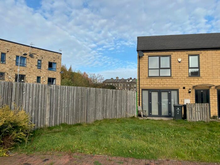 3 Bedroom Property To Rent In Red Holt Avenue, Keighley BD21