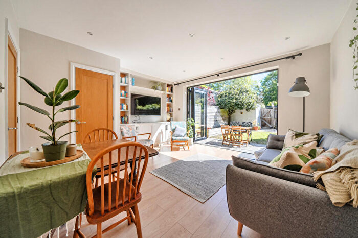 3 Bedroom End Of Terrace House For Sale In Hennel Close, London, SE23