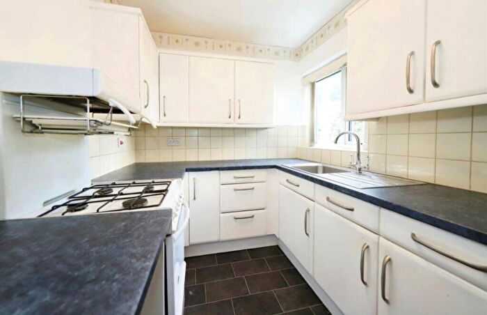 2 Bedroom Flat For Sale In Chaddesley Gardens, Kidderminster, Worcestershire, DY10