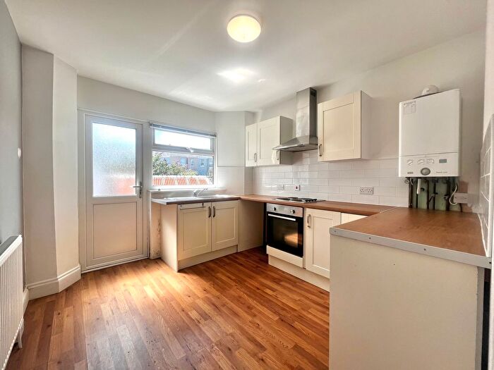 1 Bedroom Flat To Rent In Knighton Road, Plymouth, PL4