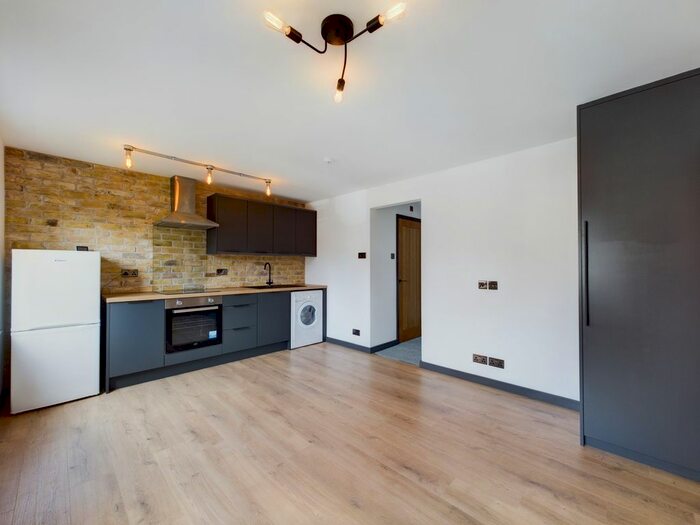 1 Bedroom Studio To Rent In Alexandra Court, Beverley Road, HU5