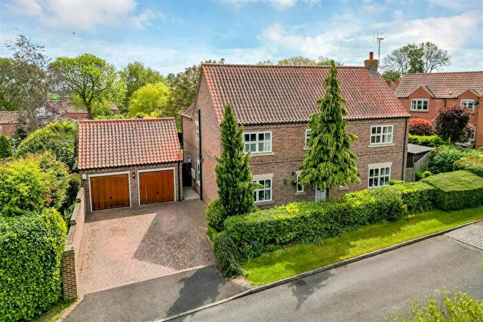 4 Bedroom Detached House For Sale In Tudor Oaks, Elston, NG23