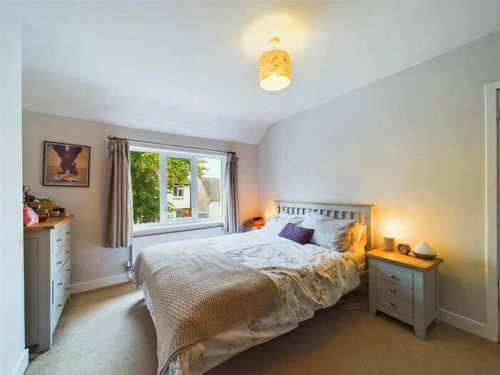 3 Bedroom Semi-Detached House For Sale In Warren Avenue, Sherwood, Nottingham, NG5