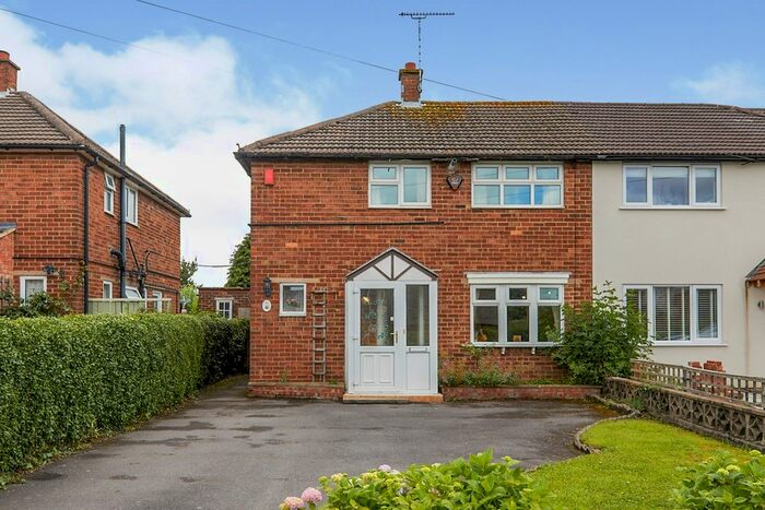 3 Bedroom Semi-Detached House For Sale In Barton Gate, Barton Under Needwood, Burton-On-Trent DE13