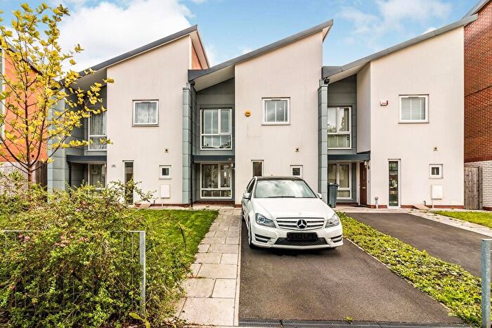 3 Bedroom Terraced House To Rent In Rylance Street, Manchester, M11