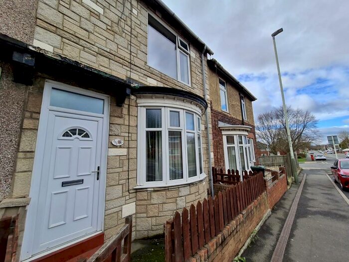 2 Bedroom House To Rent In Longfield Road/ Longfield - Darlington, DL3