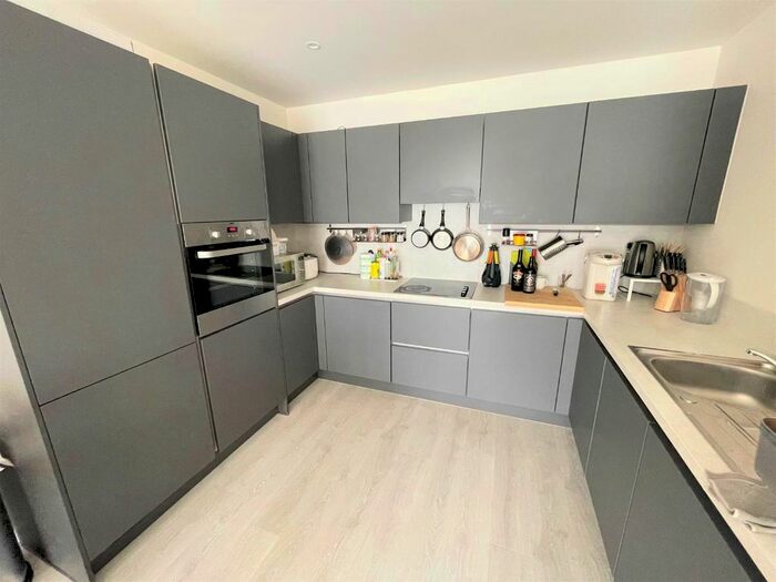 2 Bedroom Flat To Rent In Inglis Way, Mill Hill, NW7