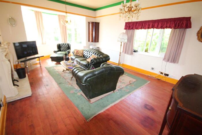 3 Bedroom Semi-Detached House For Sale In Bryn Teg Drive, Rhos On Sea, Colwyn Bay, LL28