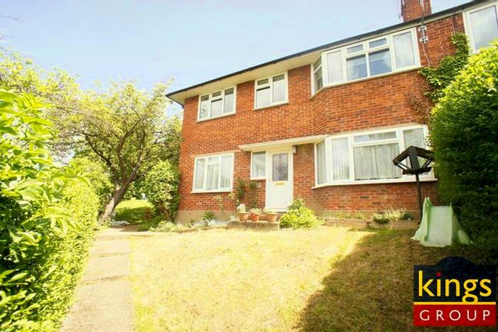 2 Bedroom Flat To Rent In Sewardstone Gardens, London, E4