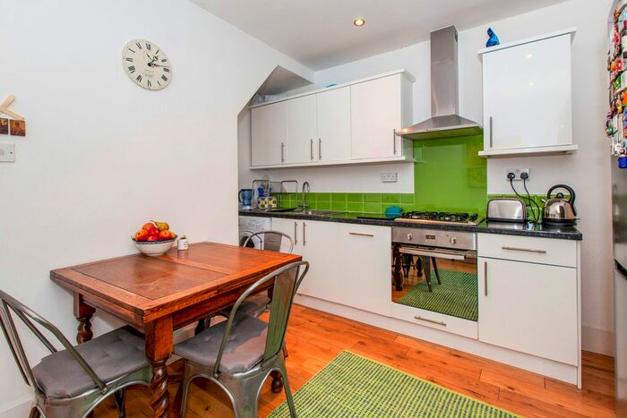 2 Bedroom Cottage To Rent In Clewer Fields, Windsor SL4