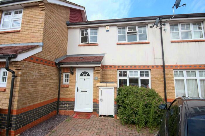 3 Bedroom Property To Rent In Roby Drive, Bracknell, RG12