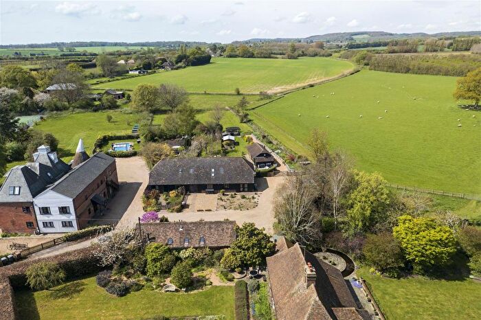 3 Bedroom Barn Conversion For Sale In Spring Grove Barn, Harville Road, Wye, TN25