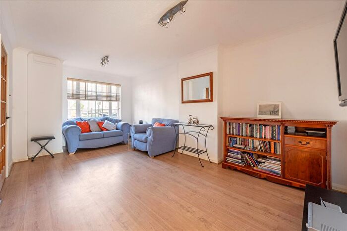 5 Bedroom End Of Terrace House For Sale In Handsworth Avenue, Highams Park, E4