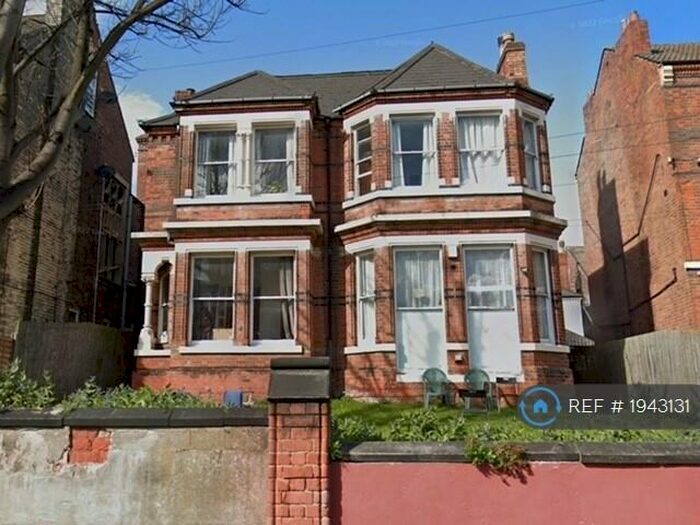 10 Bedroom Flat To Rent In Burns Street, Nottingham, NG7