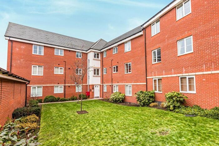 2 Bedroom Flat To Rent In Old College Avenue, Oldbury, B68