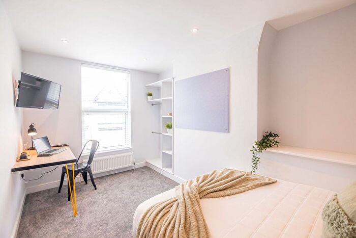 7 Bedroom Terraced House To Rent In Russell Road, Mossley Hill, L18