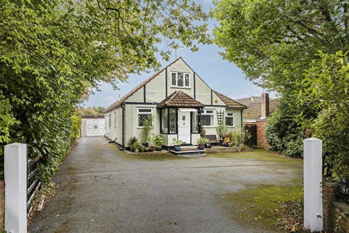 4 Bedroom Detached House For Sale In Mardley Hill, Welwyn, AL6