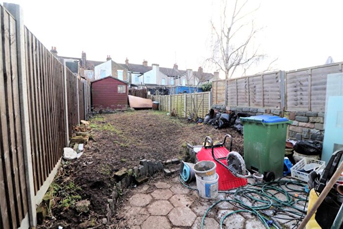 3 Bedroom Terraced House For Sale In Hengist Road, Northumberland Heath, Kent, DA8