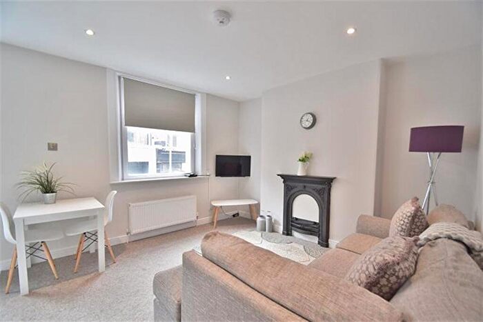 2 Bedroom Flat To Rent In Winchester City Centre, SO23