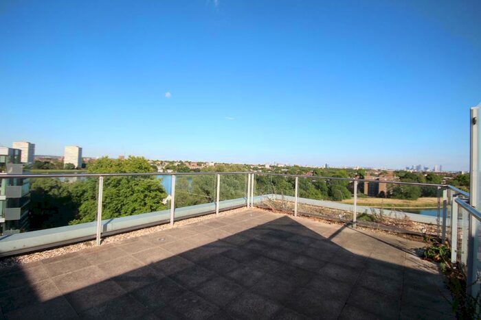 3 Bedroom Flat To Rent In Woodberry Down, London, N4