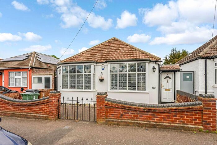 3 Bedroom Detached Bungalow For Sale In Burnham Road, Chingford, E4