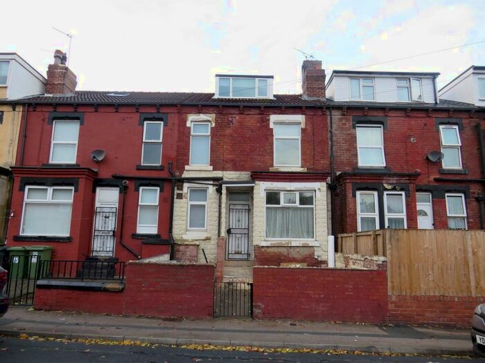 2 Bedroom House To Rent In Brownhill Terrace, Leeds, LS9