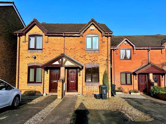 2 Bedroom Property To Rent In Lambert Fold, Dudley, DY2