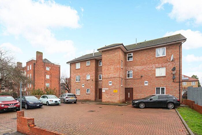 1 Bedroom Flat For Sale In Old Bromley Road, Beckenham Hill, Bromley, BR1